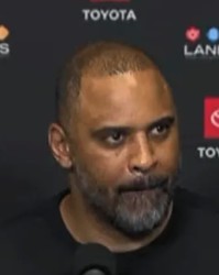 乌度卡：虽然活塞第4节打出一波反击，但我们保持冷静顶住了