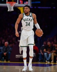 大众娱乐注册-雄鹿今日VS森林狼！里弗斯：会将字母哥出场时间限制在30-31分钟