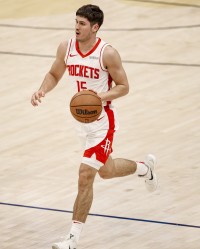 谢泼德急着证明自己？美记：他投了约4个三不沾 这样做可没好处