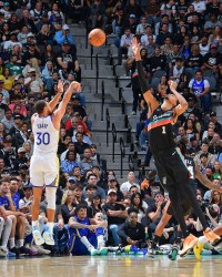 大众娱乐注册-巴特勒报销勇士梦碎！美媒建议库里联手文班 福克斯&amp;索汉等成筹码