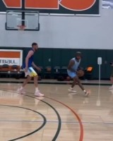 约球方便了！克莱晒和水拉合练视频并喊话普尔：你在哪儿兄弟？