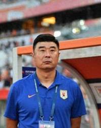 媒体人：泰山代理主帅韩鹏不出意外近期将离队，专注全运会