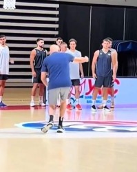 为转型准备！刘晓宇塞尔维亚结束教练培训班，下赛季球员兼教练？