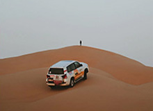 弹无虚发!邓肯-罗宾逊在训练师指导下进行专项三分球投射训练