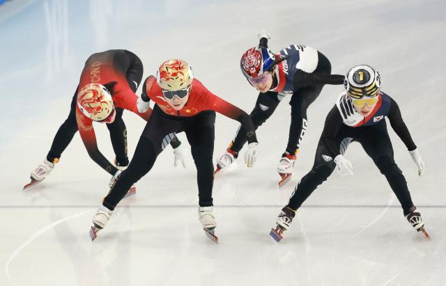 1739685888167058871.jpg (亚冬会)短道速滑——中国队夺得女子3000米接力冠军XxjpseC008180_20250209_PEPFN0A001.jpg